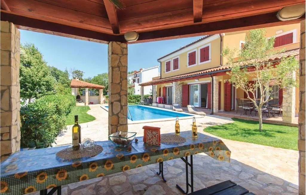 I & M Guest House Banjole 0*,  Croatia